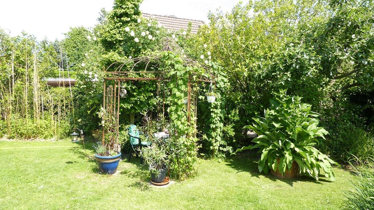 Ferienwohnung Omas Huus Esens Exterior foto